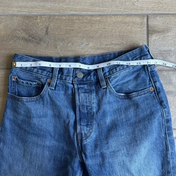 Levi's 501 Men Size 27 Jeans Distressed Button Fly Denim Raw Edge Cropped - Picture 9 of 16